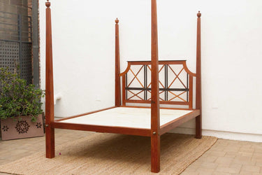 Jak & Ebony Colonial Poster Queen Bed